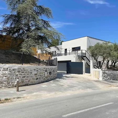Des Oliviers Villa *